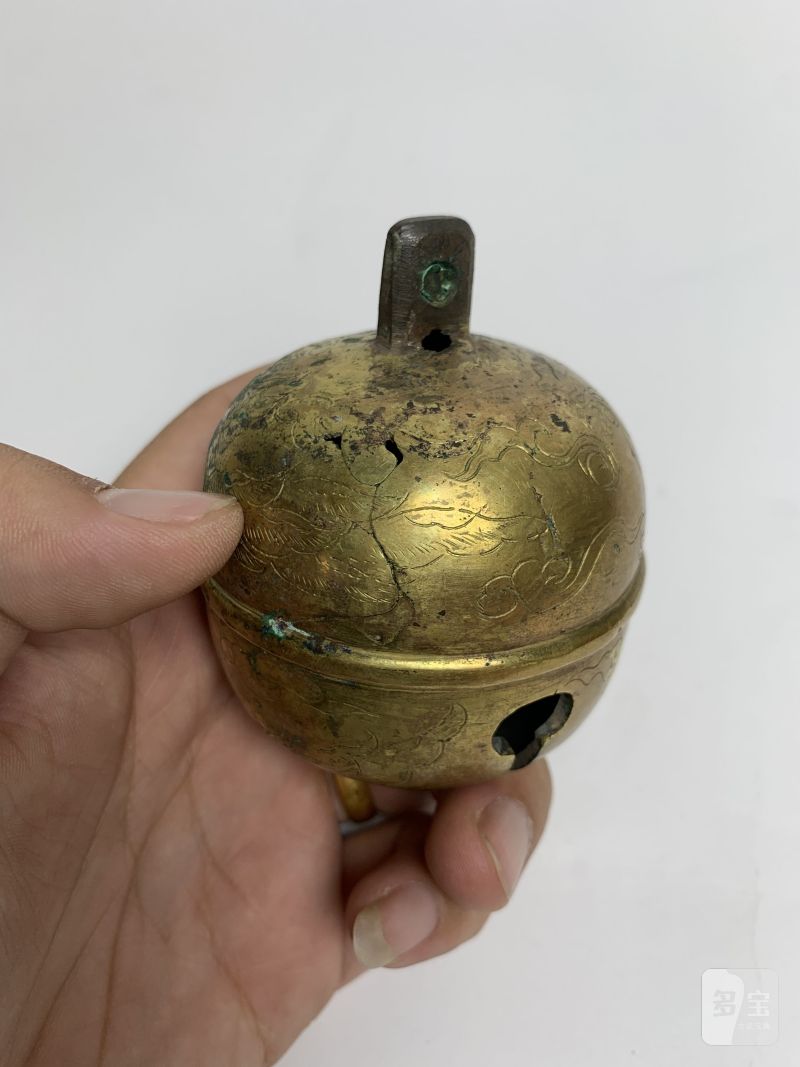 明 铜鎏金錾刻凤鸟纹马铃一对 - 图6